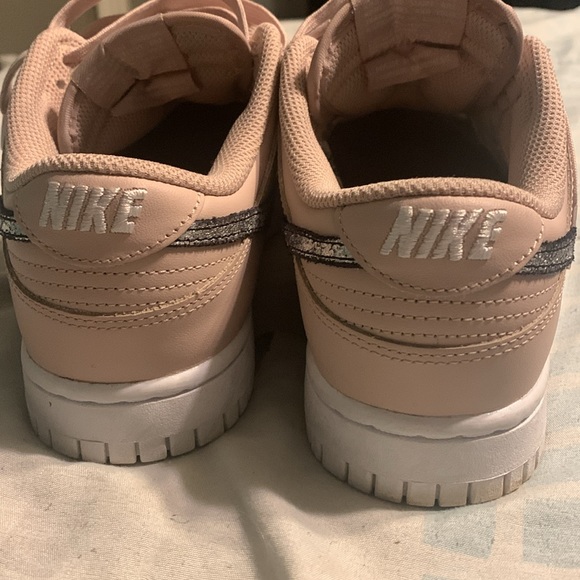 Women’s Nike Dunks size 6.5 - Picture 4 of 5